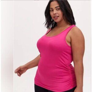 TORRID 3 Ruched Side Scoop Neck Sleeveless Active Tank